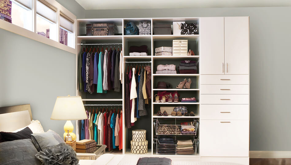 A loft-style apartment calls for an open closet that’s both attractive and organized. MasterSuite® fits the bill to a T.  Explore MasterSuite.